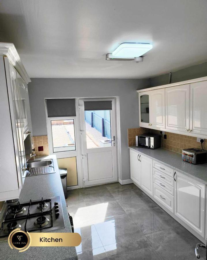 Nr Centre, 5 Bed, Luxe Holiday home Birmingham