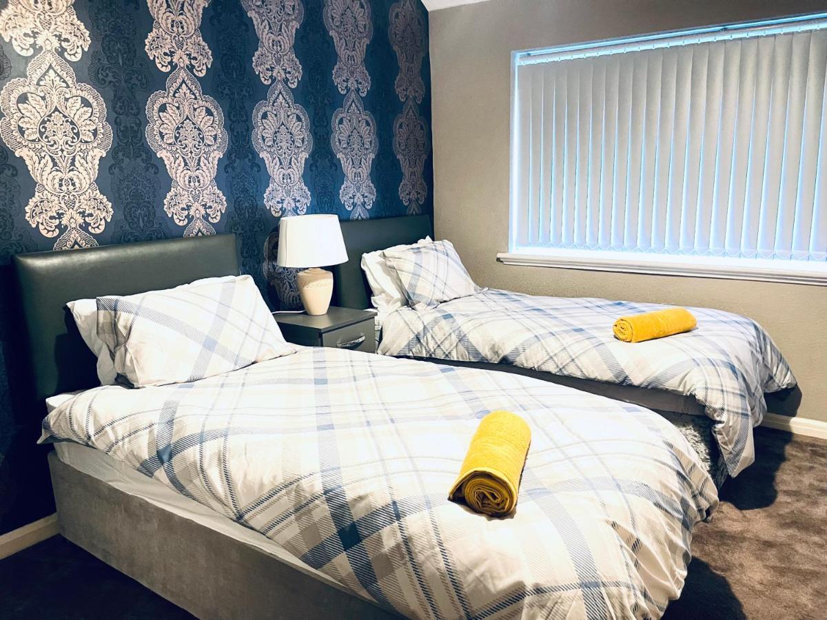 3 Bedroom House,close To M6-express Way To Centre * Birmingham