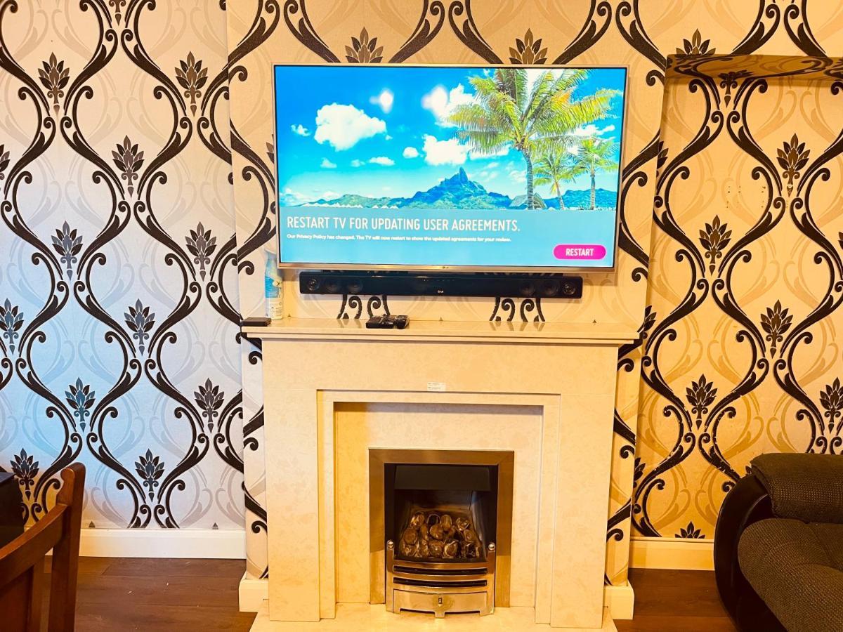 Holiday home 3 Bedroom House,close To M6-express Way To Centre *