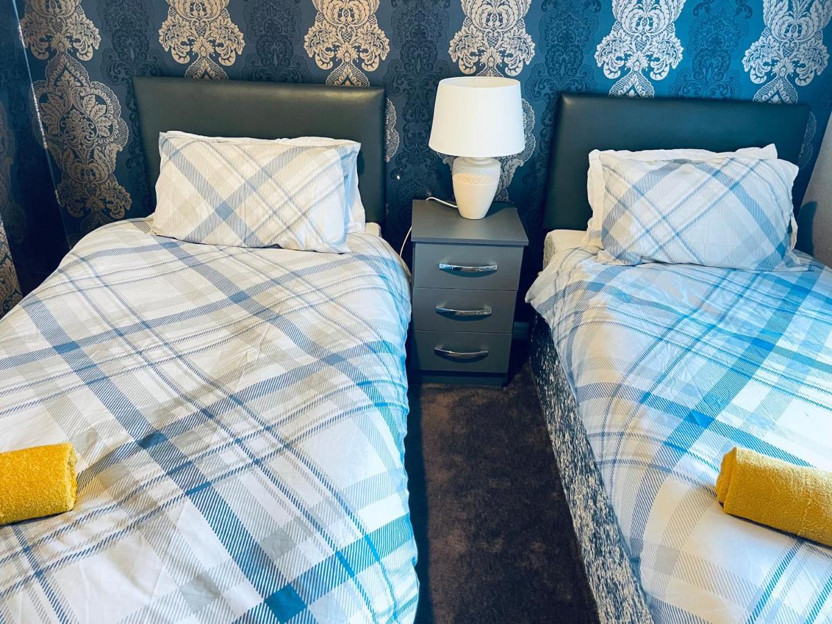 Holiday home 3 Bedroom House,close To M6-express Way To Centre Birmingham