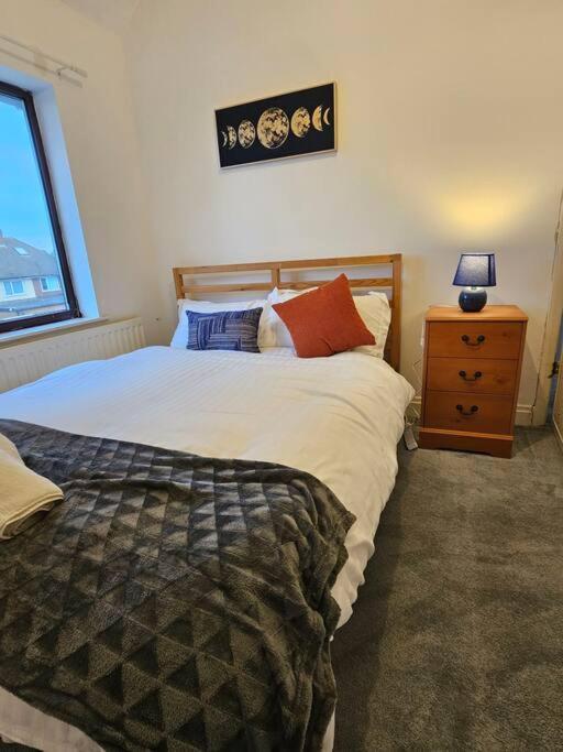 Swankyhome 4 Groups Near M5. Holiday home Birmingham