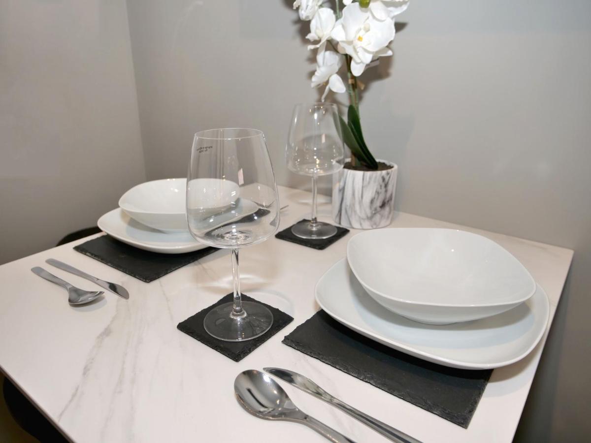 Silver Forge - Luxury One Bed With Office - Sofa Bed - City Centre Apartment *