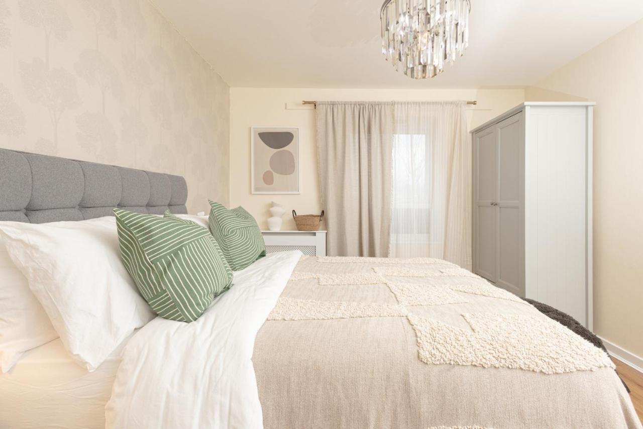 Luxury Apartment, Birmingham-parking * Birmingham