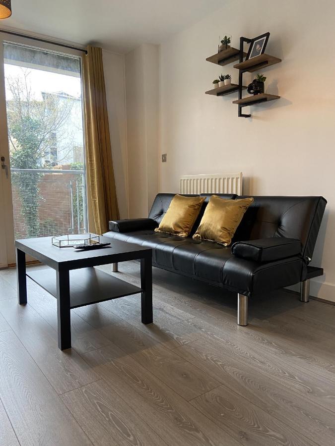 Parking - Couples - Centre - Sleeps 4 -