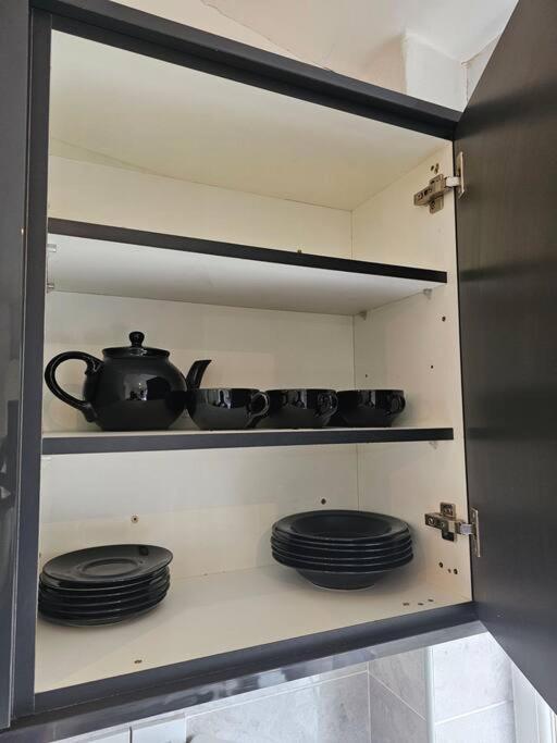 Swankyhome 4 Groups Near M5. Holiday home Birmingham