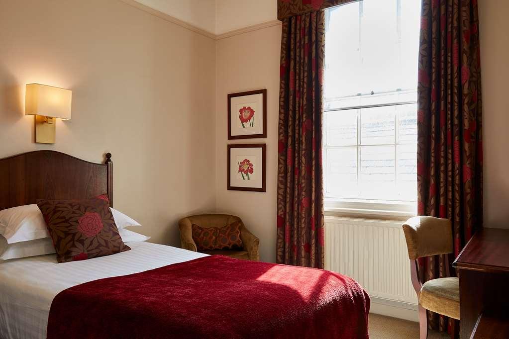 Macdonald Burlington Hotel 4*