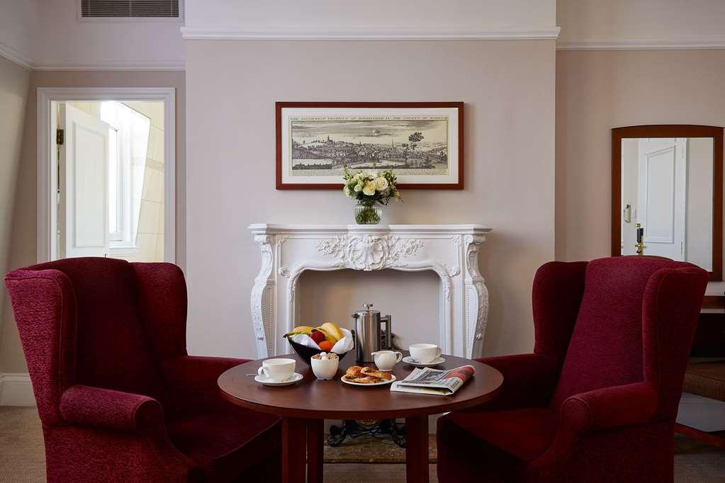 Macdonald Burlington Hotel 4*