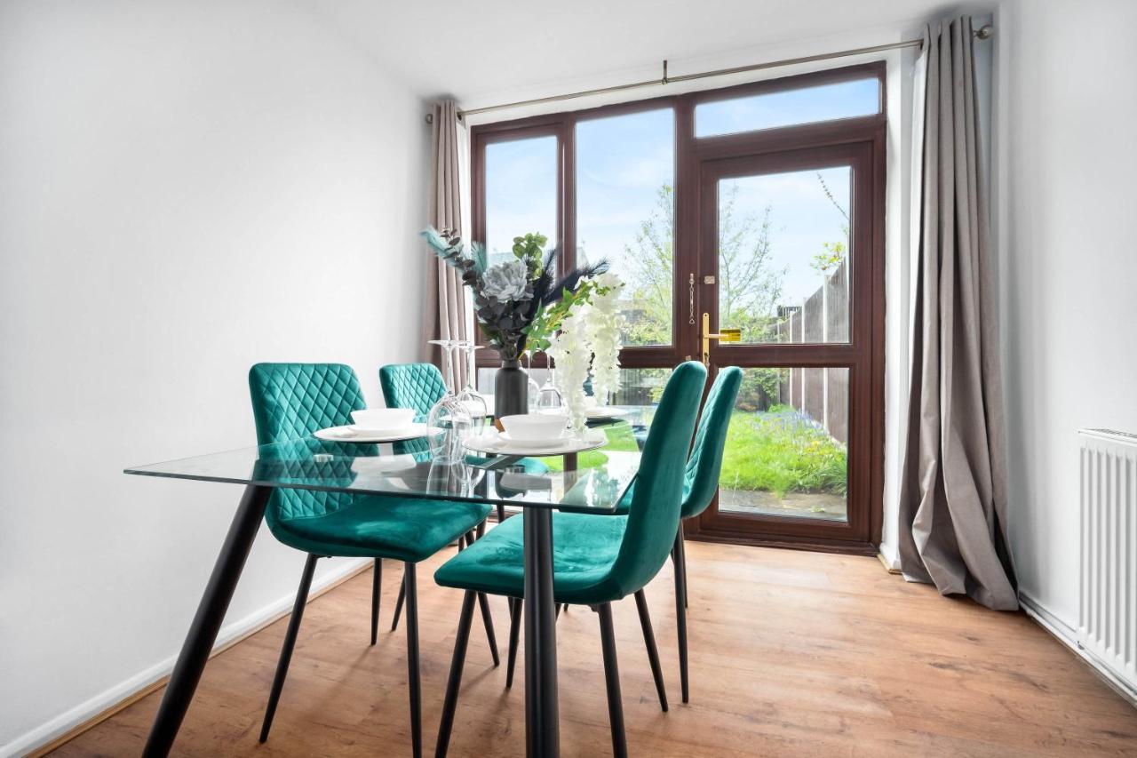 Apartment Beautiful House- Garden, Free Parking, Contractors, Utilita Arena, Hospital