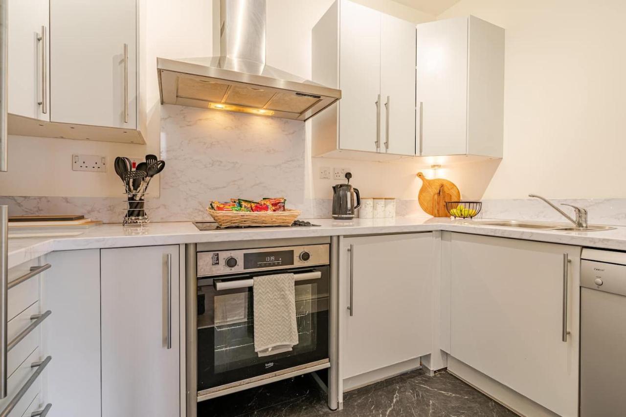 Apartment Cosy Penthouse In Centre With Free Parking & Wrap Around Balcony Birmingham