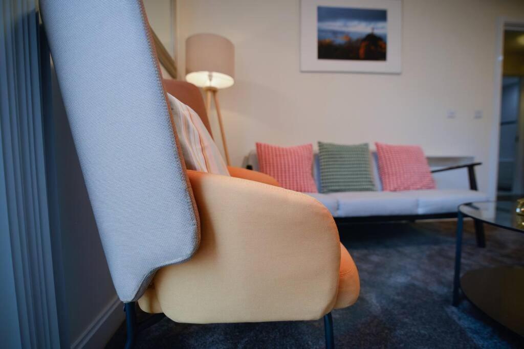 Stylish One Bedroom In Centre Apartment