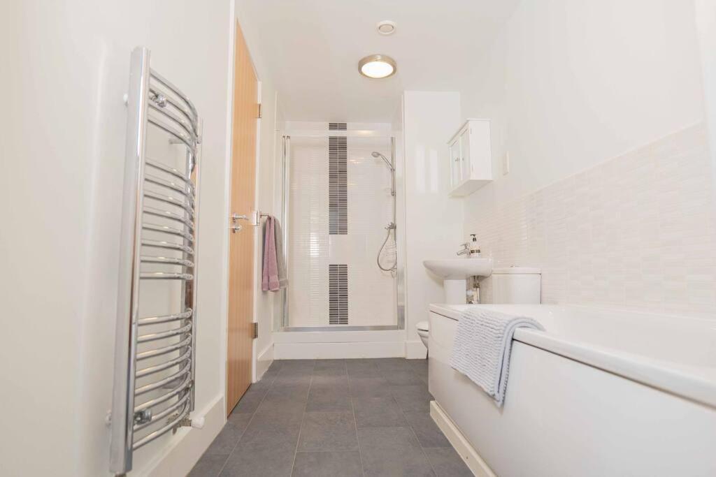 Beautiful 2 Bed In Birmingham: A Hidden Gem! *