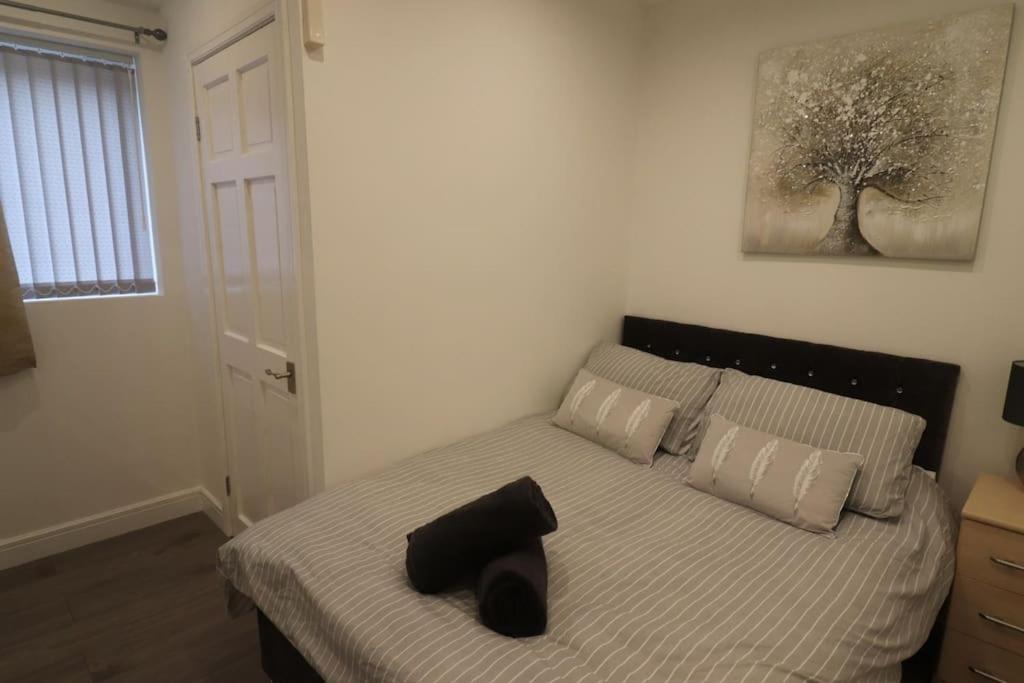Stylish One Bed With Off Road Parking Apartment