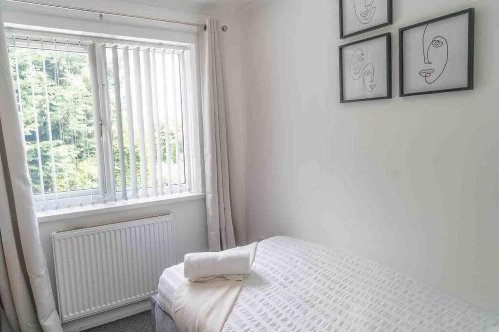 Holiday home 4 Bed House In Harborne - Sleeps 7 Guests - 5 Min Walk To Qe Hospital