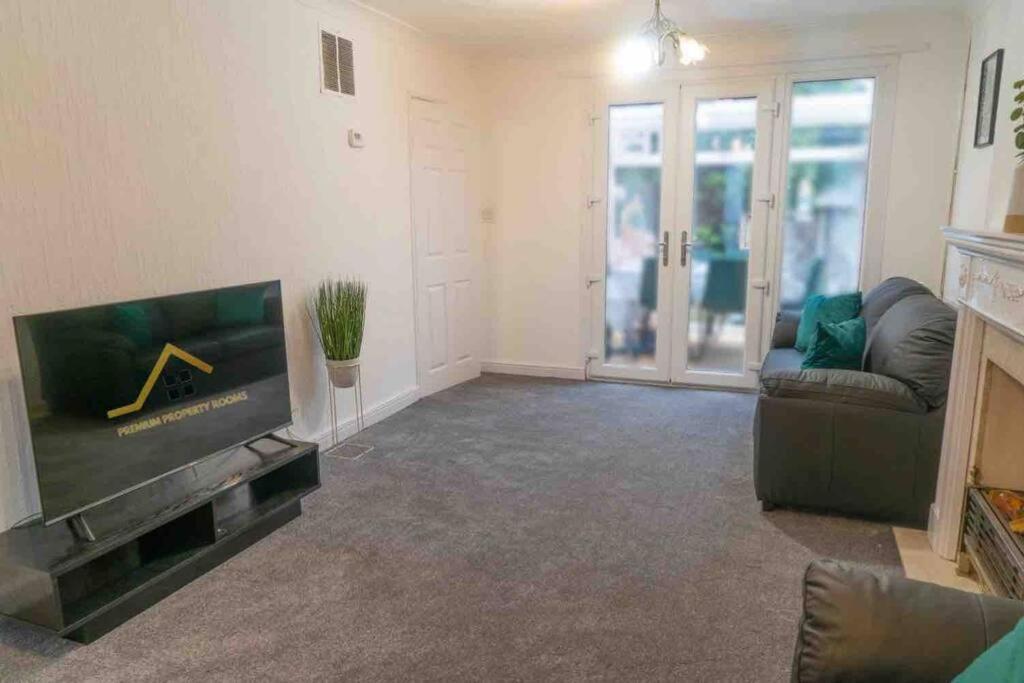 4 Bed House In Harborne - Sleeps 7 Guests - 5 Min Walk To Qe Hospital Holiday home Birmingham
