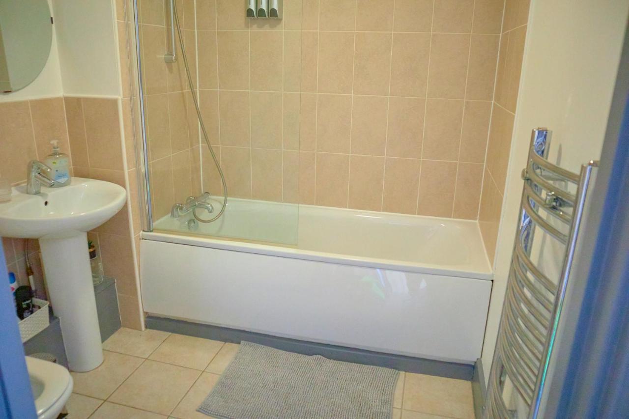 Apartment Centre *
