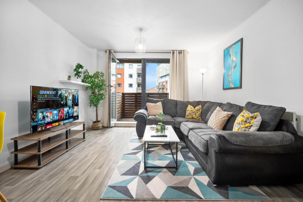 Centre - Private Balcony - Rated Apartment