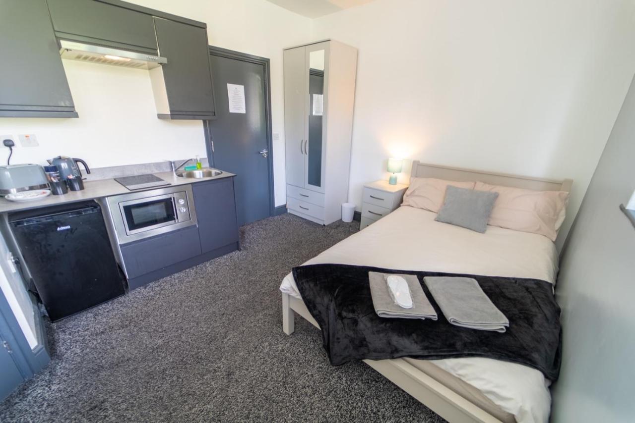Spacious 1-bed In Apartment *