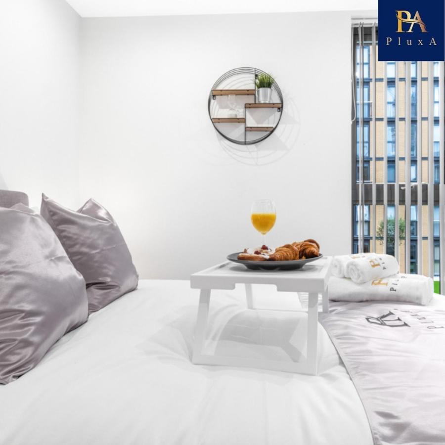 Pluxa Satin Stylish***** 1 Bedroom Apartment
