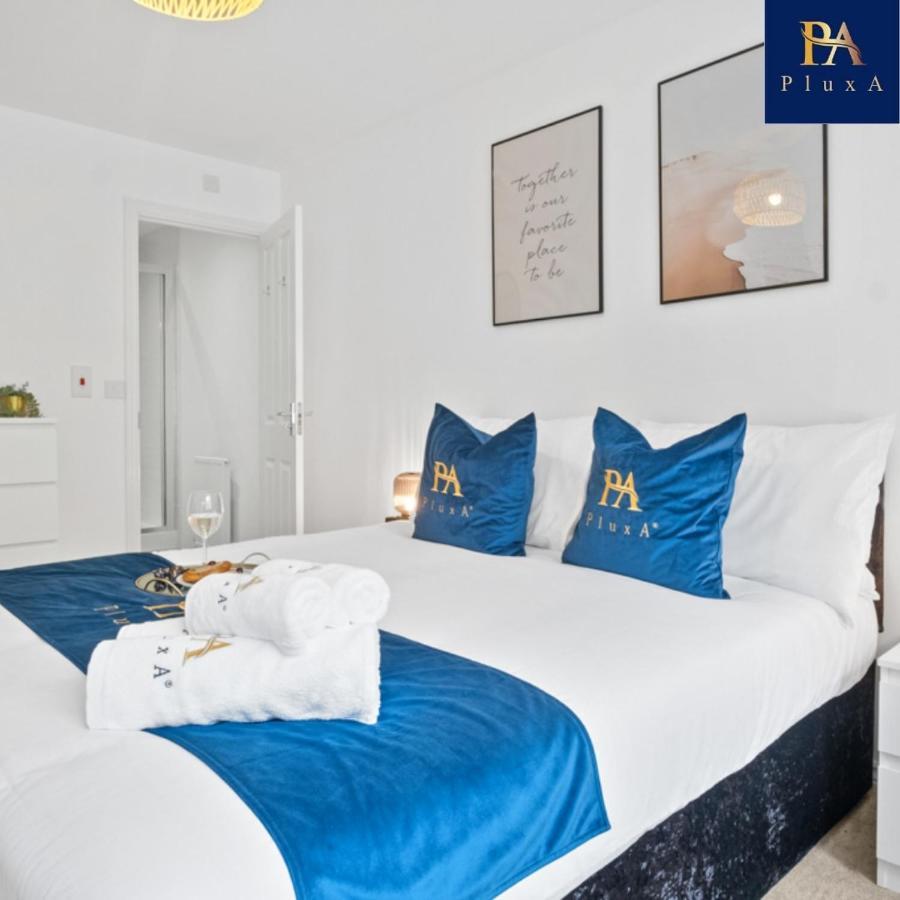 Holiday home Pluxa Royal Azul 4 Bedroom House With Car Park Birmingham