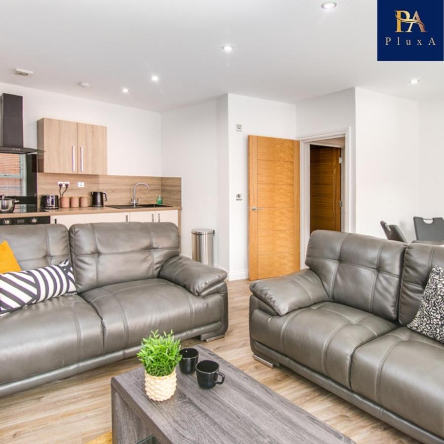 Pluxa The Hideaway - Fully Private Serviced & Parking Apartment Birmingham