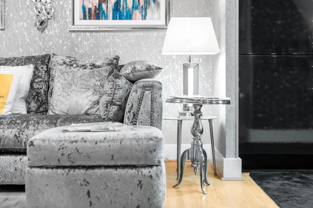 Luxury Centre - Parking - Smart Tv - Wifi - Intercom Apartment