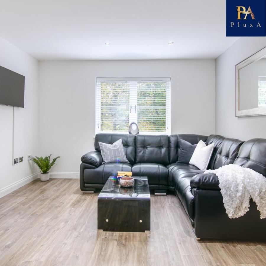 Fully Private & Free Parking - Pluxa Silken Grey * Birmingham