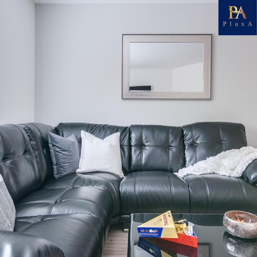 Fully Private & Free Parking - Pluxa Silken Grey Apartment *