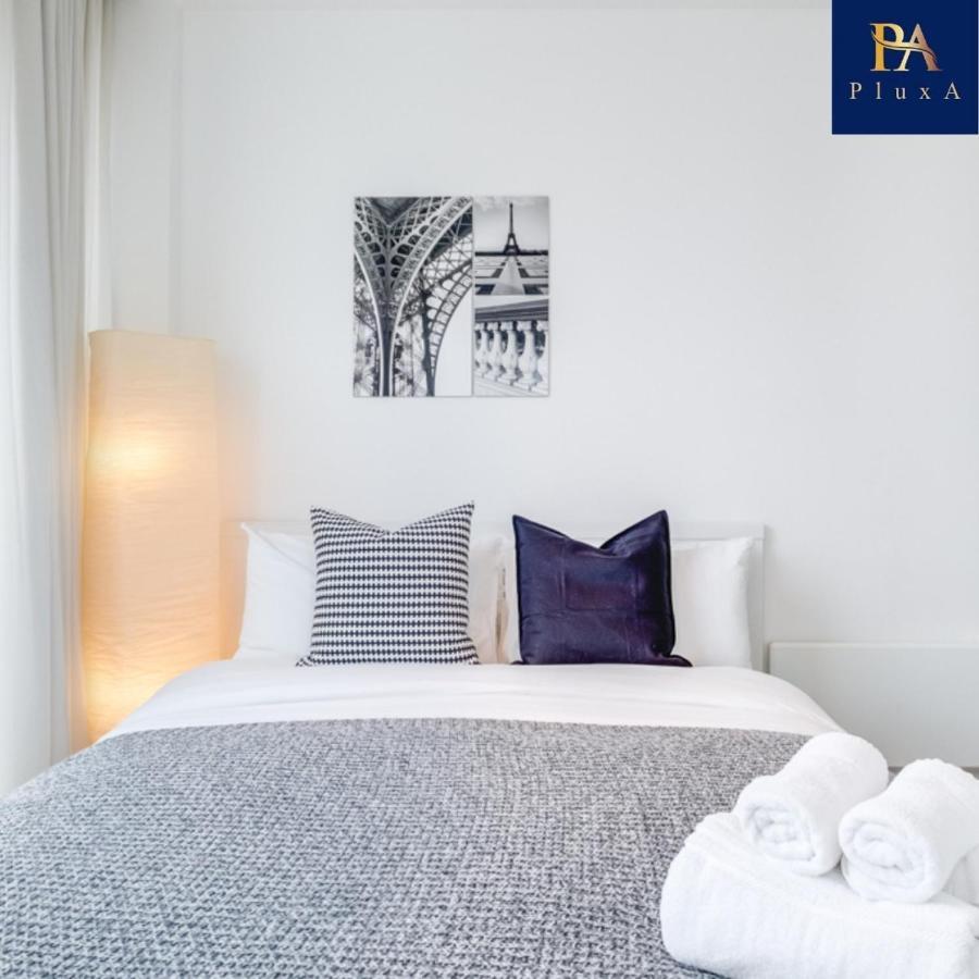 Pluxa Grand Plaza Iconic Views Apartment *