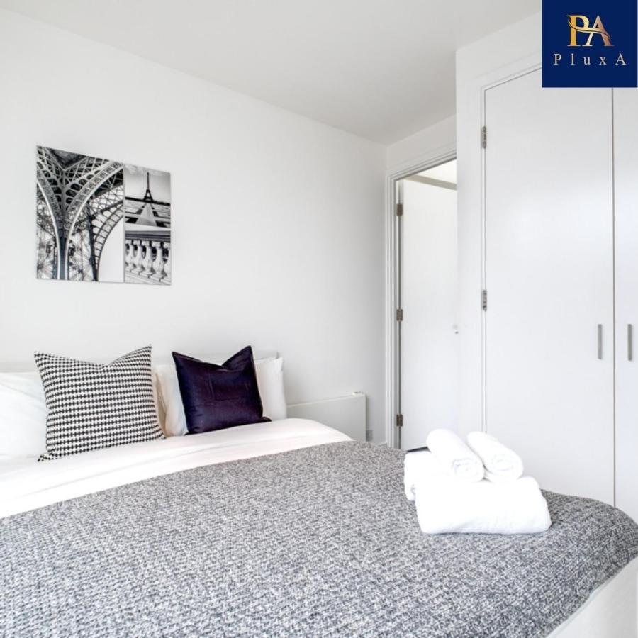 Apartment Pluxa Grand Plaza Iconic Views *