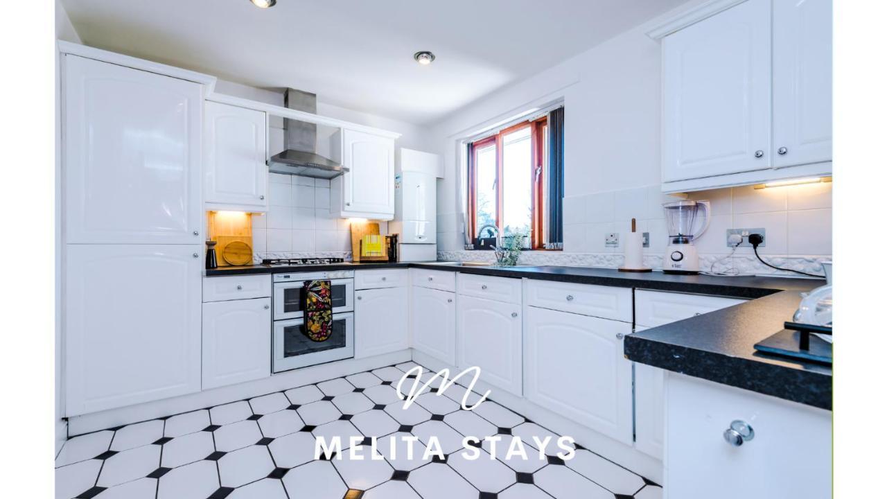Apartment Spacious And Stylish 2 Bedroom Birmingham