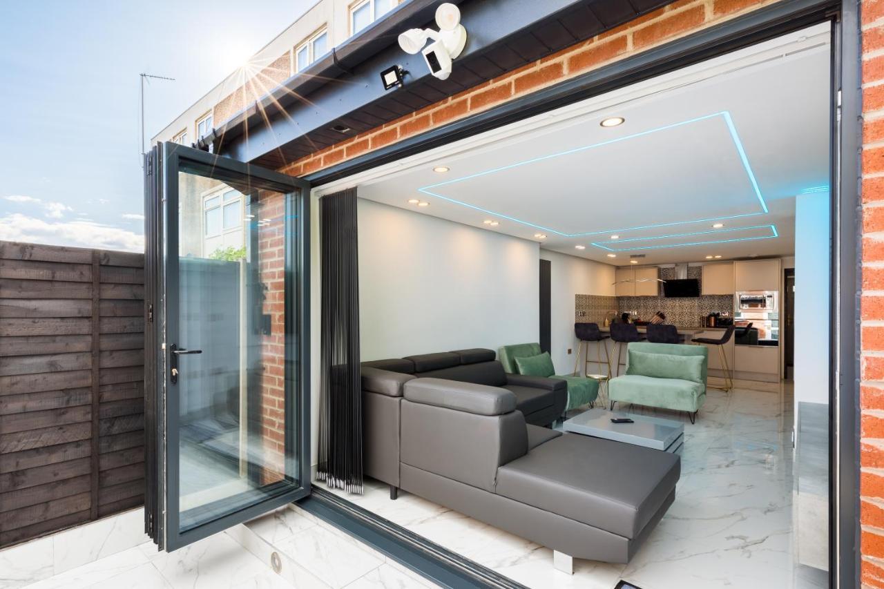 Deluxe Apartment *