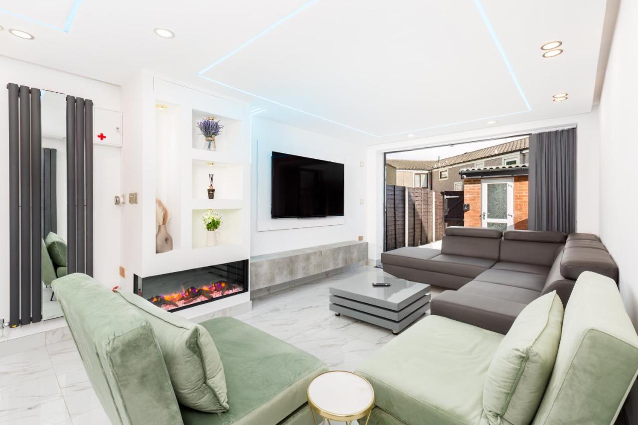 Deluxe Apartment *
