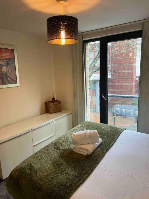 Stylish One Bedroom In Centre *