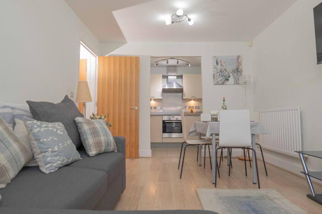 Apartment Beautiful 2 Bed In Birmingham: A Hidden Gem! *