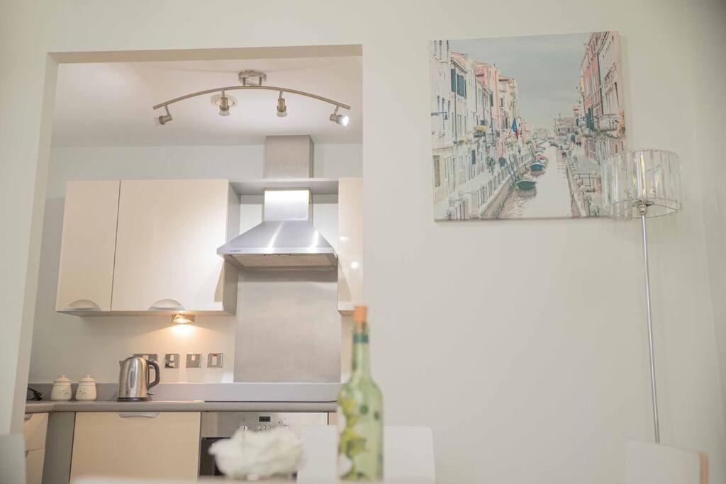 Apartment Beautiful 2 Bed In Birmingham: A Hidden Gem! Birmingham