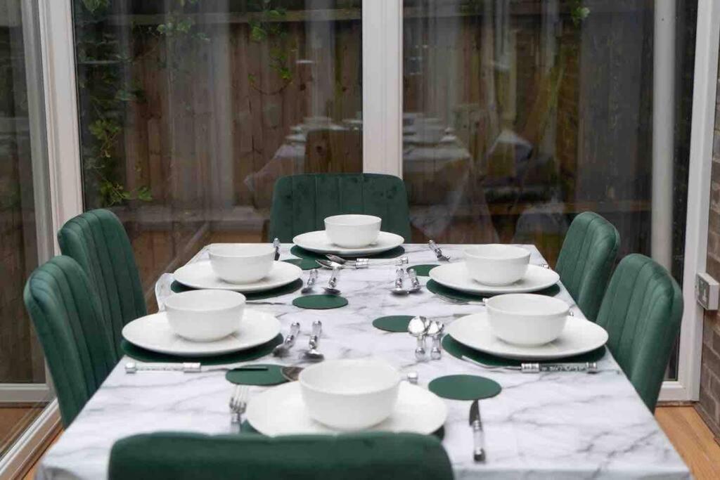 4 Bed House In Harborne - Sleeps 7 Guests - 5 Min Walk To Qe Hospital * Birmingham