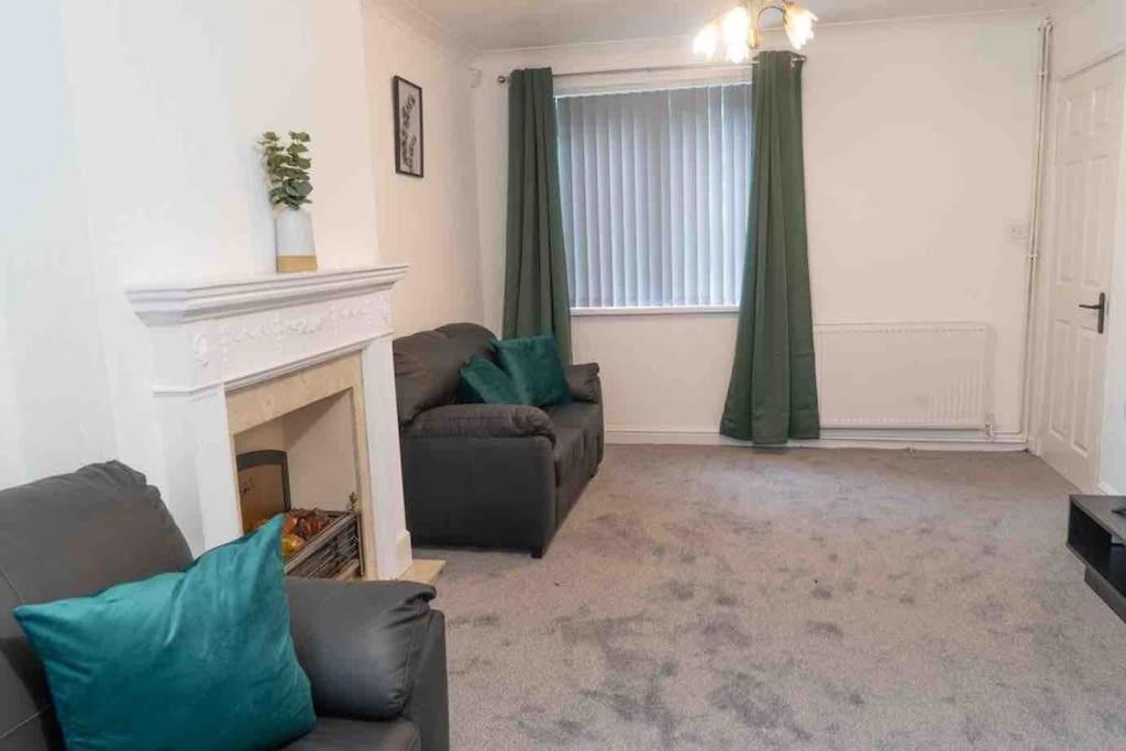 4 Bed House In Harborne - Sleeps 7 Guests - 5 Min Walk To Qe Hospital Birmingham