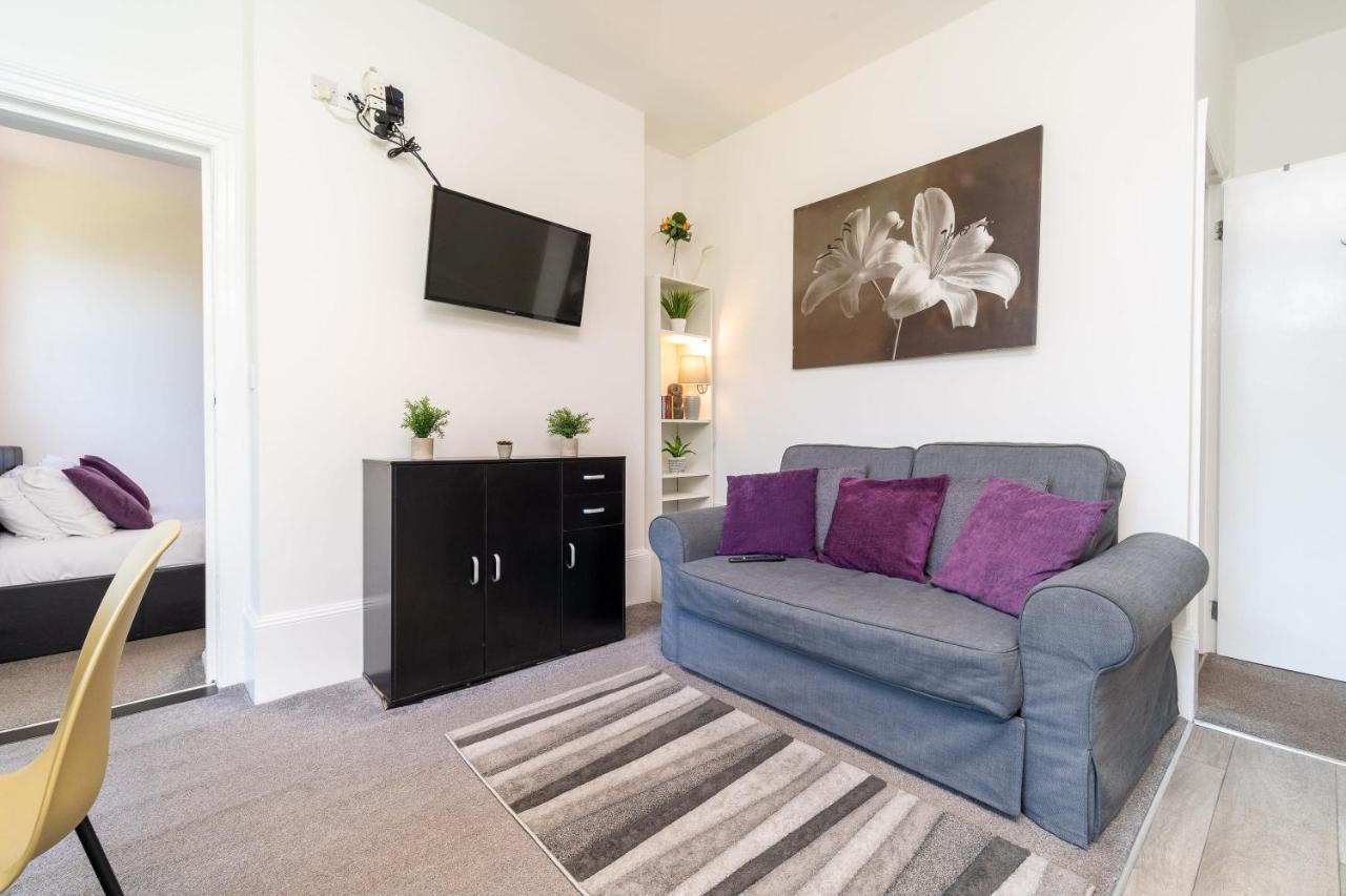 Apartment Amethyst Delightful In Moseley Mews, By Staystaycations *