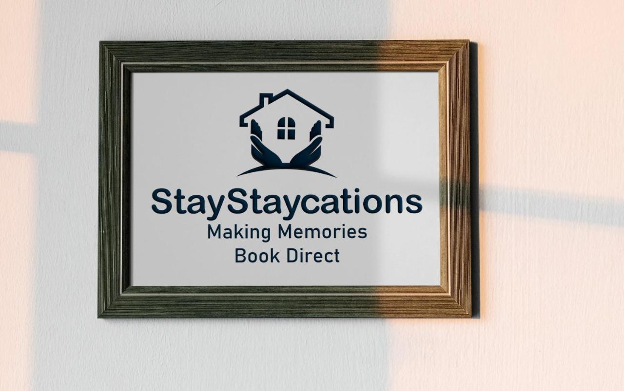 Amethyst Delightful In Moseley Mews, By Staystaycations Apartment
