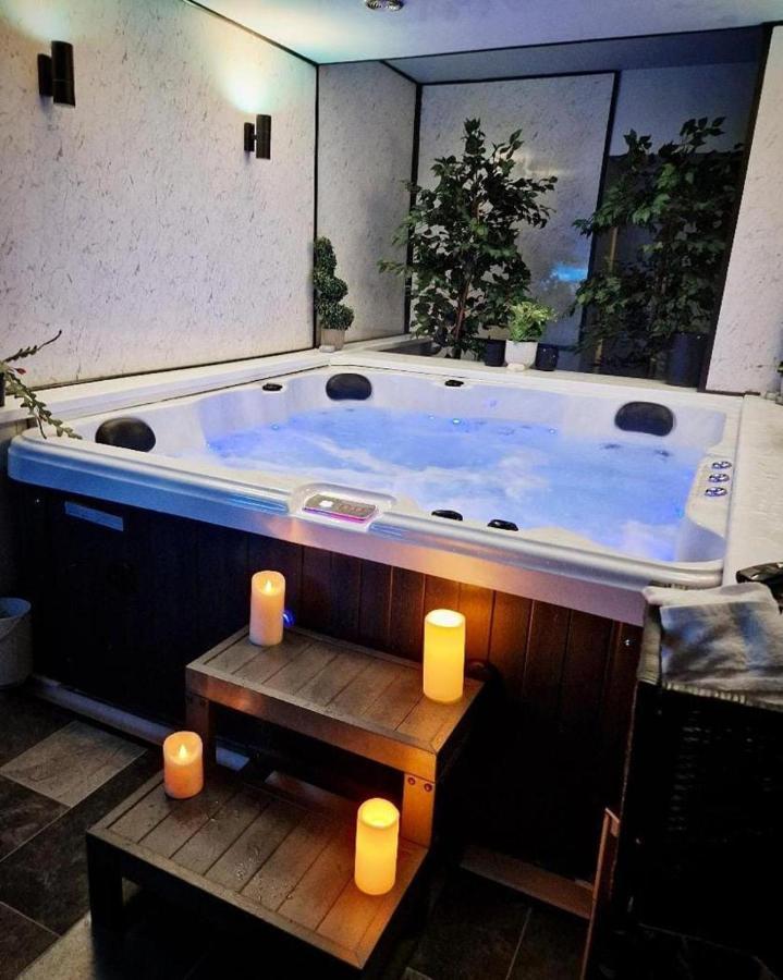Apartment Exotic Jacuzzi With Balcony & Parking Birmingham