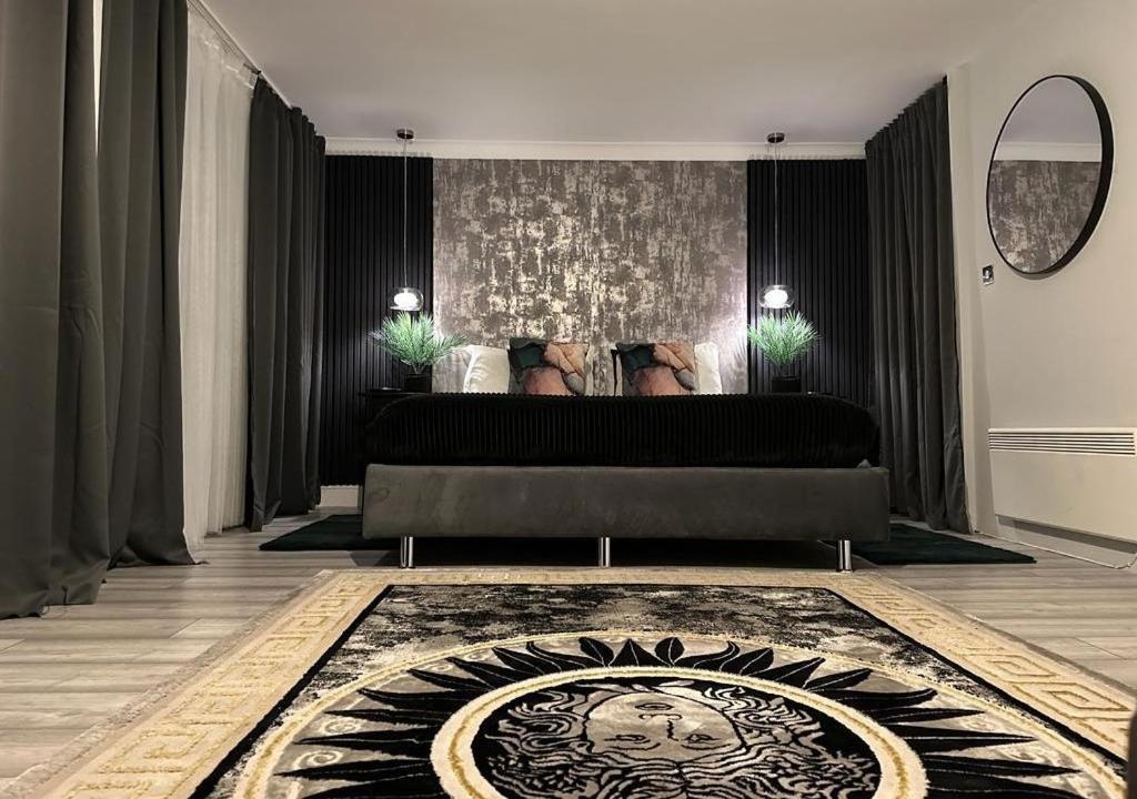 Exotic Jacuzzi With Balcony & Parking * Birmingham