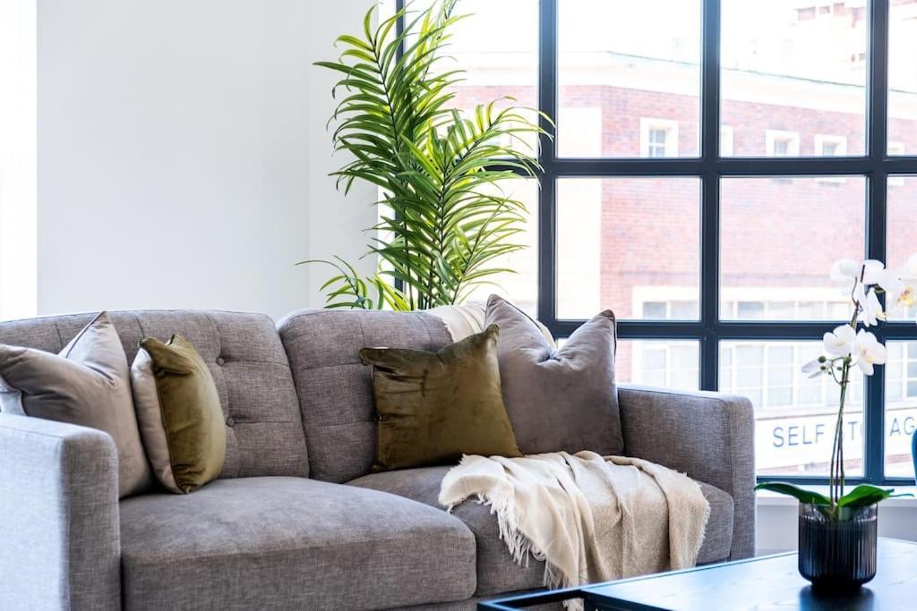 Apartment Lovely Two Bedroom Located Centrally Birmingham
