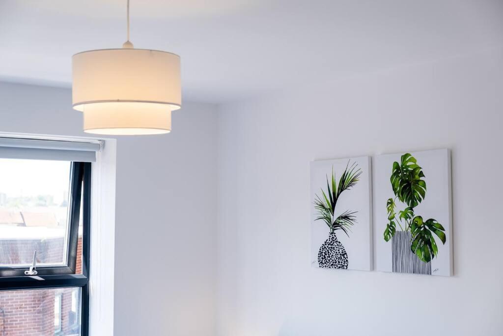 Lovely Two Bedroom Located Centrally Apartment