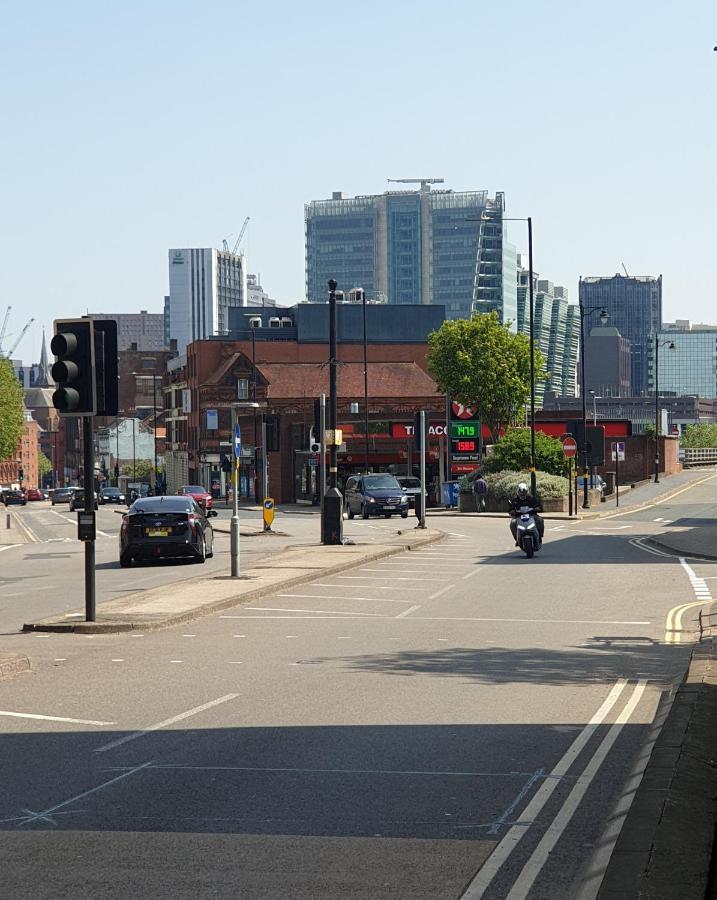 Apartment Platinum Birmingham- Free Secure Parking- Fast Fibre Wi-fi