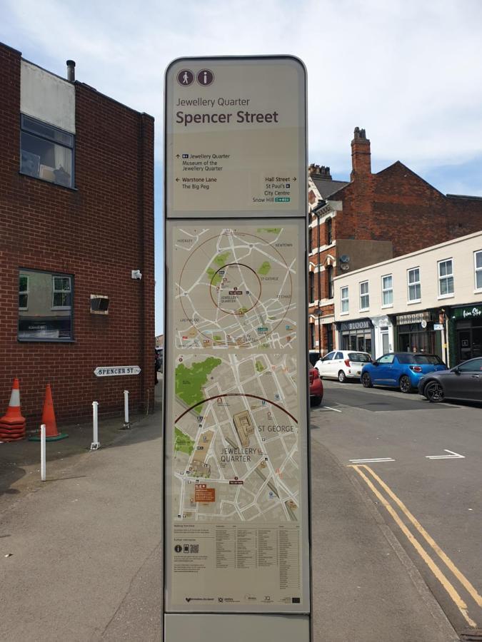 Apartment Platinum Birmingham- Free Secure Parking- Fast Fibre Wi-fi