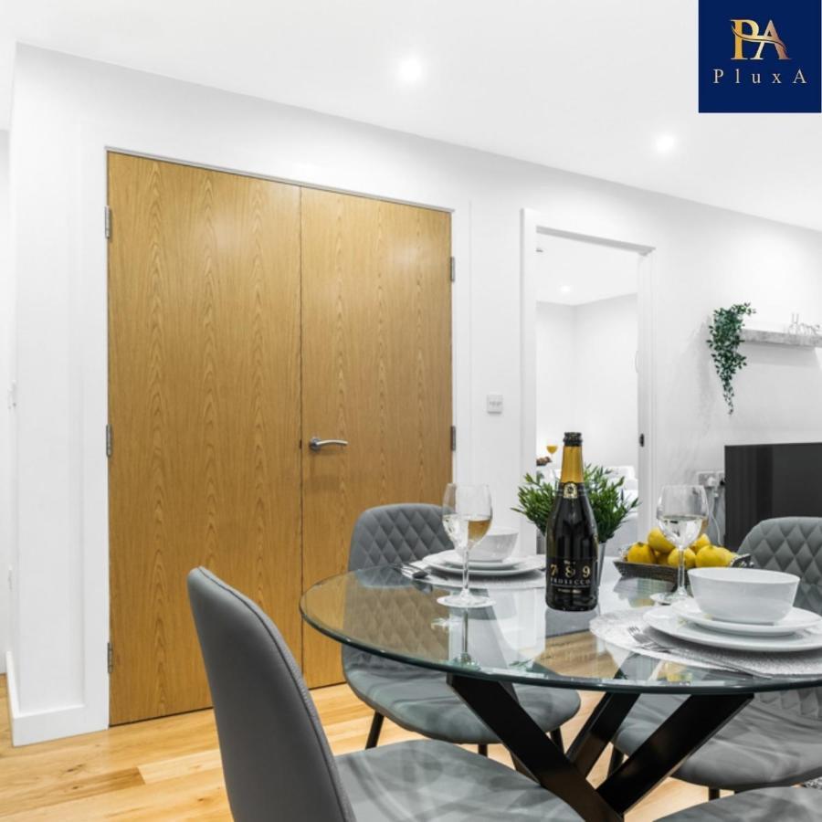 Pluxa Satin Stylish***** 1 Bedroom