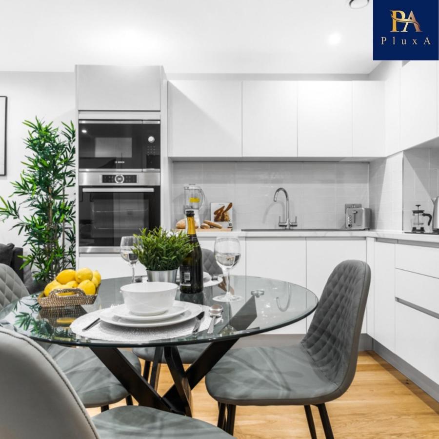 Pluxa Satin Stylish***** 1 Bedroom *