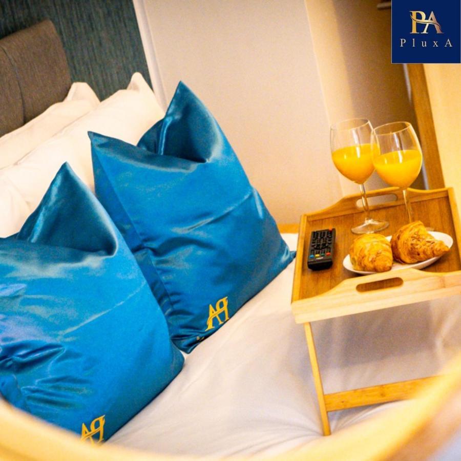 Pluxa Tealcity*** Beautiful 1 Bed *