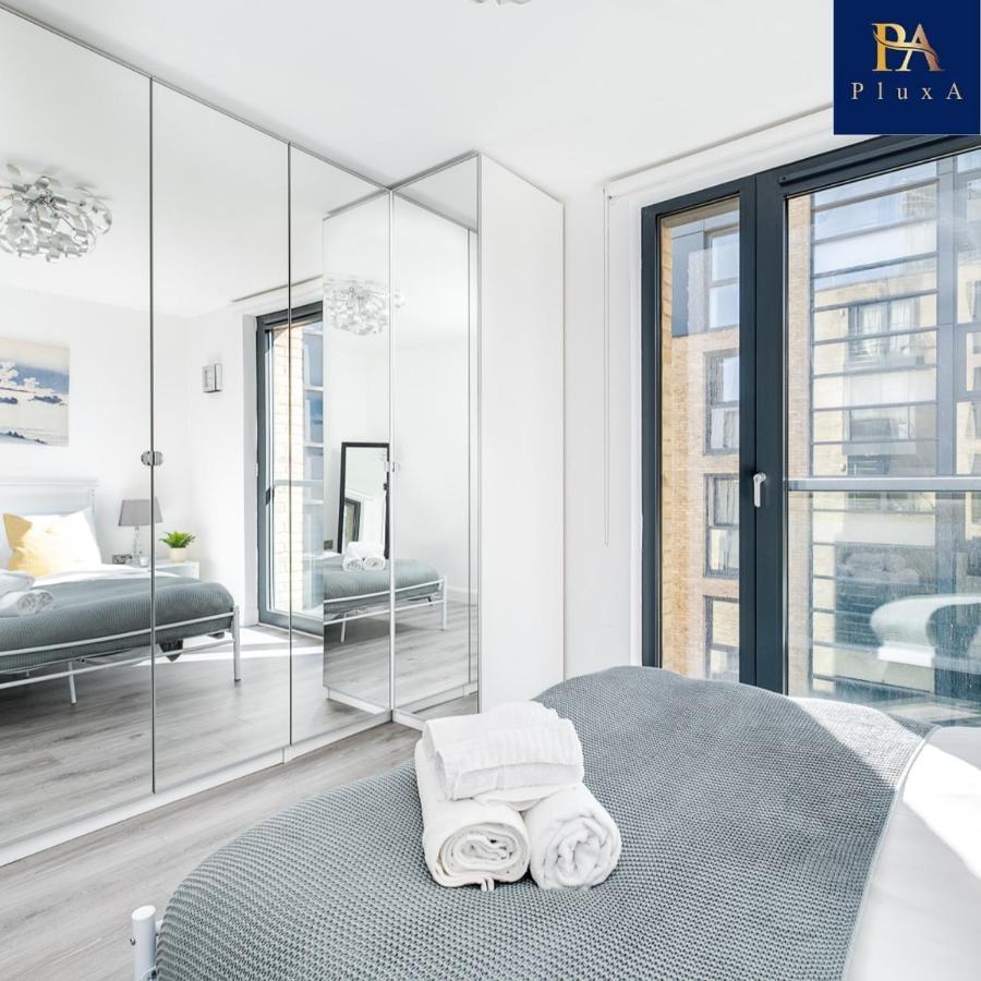 Pluxa Vivid Veranda Beautiful Centre With Free Parking Apartment *