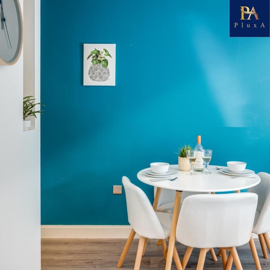 Pluxa Vivid Veranda Beautiful Centre With Free Parking *